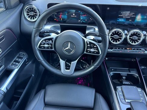 Used 2022 Mercedes-Benz GLB 250 4MATIC image 30