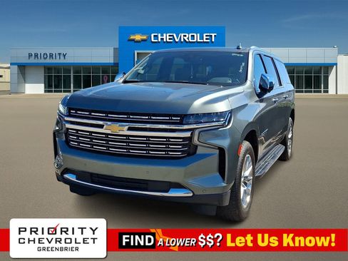 Used 2023 Chevrolet Suburban Premier image 1
