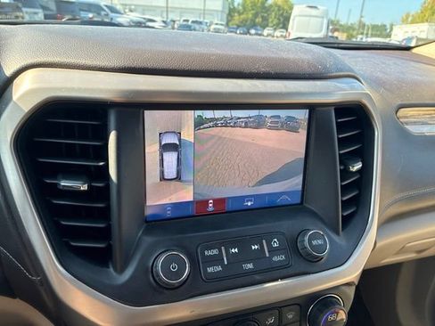 Used 2017 GMC Acadia Denali w/ Technology Package FWD image 10