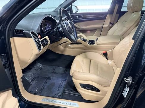 Used 2023 Porsche Cayenne Platinum Edition AWD/4WD image 12