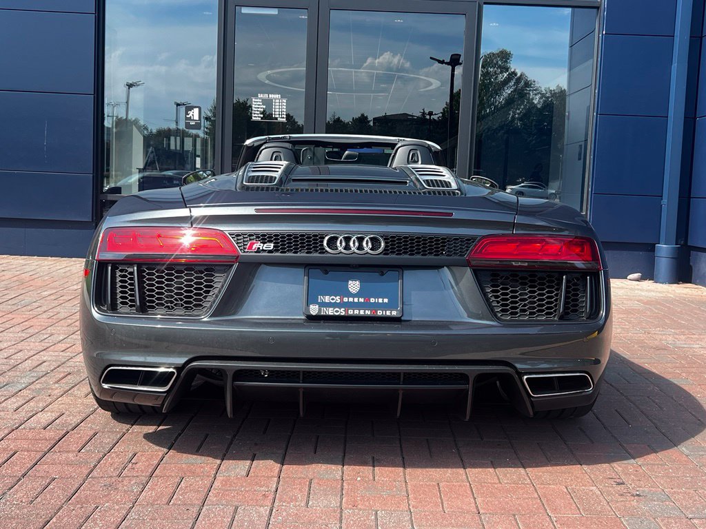 Used 2017 Audi R8 V10 w/ Carbon Exterior Package AWD/4WD image 5