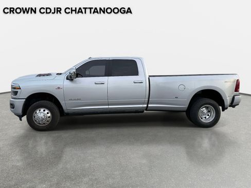 Used 2026 RAM 3500 Laramie AWD/4WD image 2