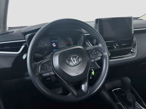Used 2025 Toyota Corolla LE FWD image 18