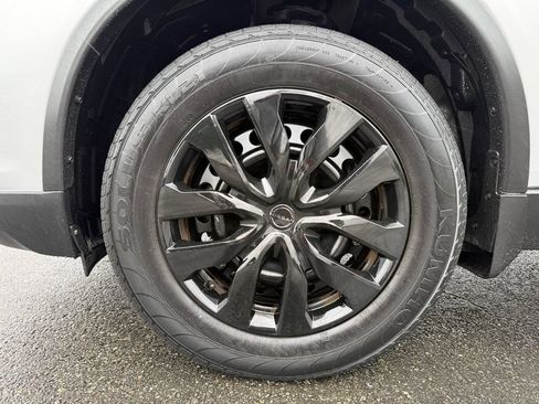 Used 2018 Nissan Rogue S AWD/4WD image 9
