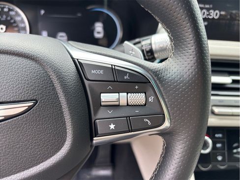 Used 2025 Genesis G70 2.5T AWD/4WD image 26