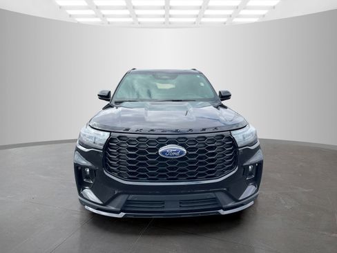 Used 2025 Ford Explorer ST-Line image 2