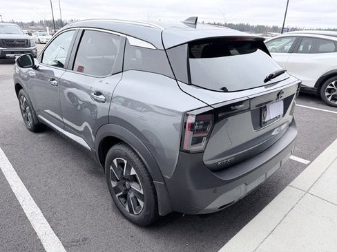 Certified 2025 Nissan Kicks SV w/ SV Premium Package image 6