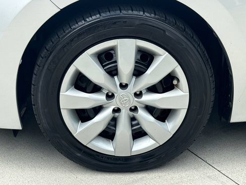 Used 2016 Toyota Corolla LE FWD image 11