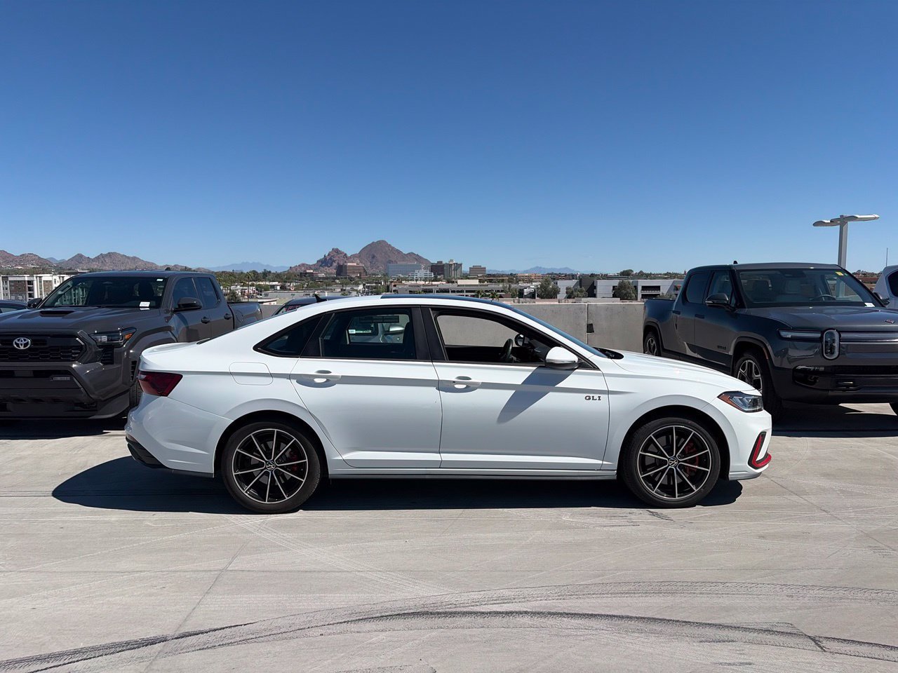 Used 2025 Volkswagen Jetta GLI Autobahn FWD image 3