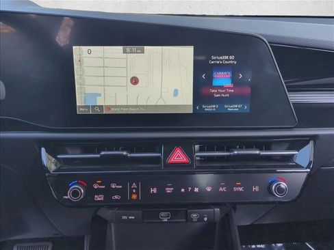 Used 2023 Kia Niro EX image 16