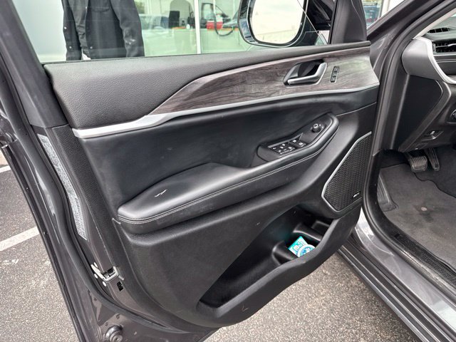 Used 2022 Jeep Grand Cherokee L Limited AWD/4WD image 5