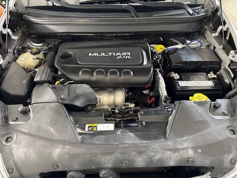 Used 2018 Jeep Cherokee Latitude w/ Cold Weather Group image 32