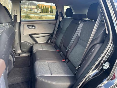 Used 2023 Nissan Rogue SV image 24