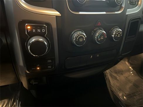 Used 2021 RAM 1500 Classic SLT image 31