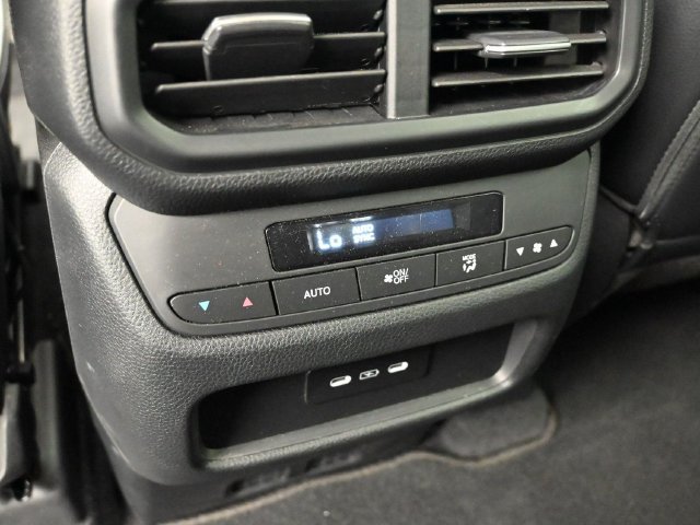 Used 2025 Honda Pilot EX-L image 30