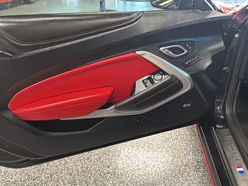 Used 2016 Chevrolet Camaro SS RWD image 23