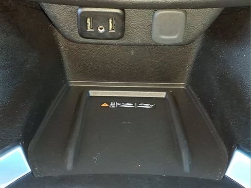Used 2023 Chevrolet Traverse LT FWD image 20