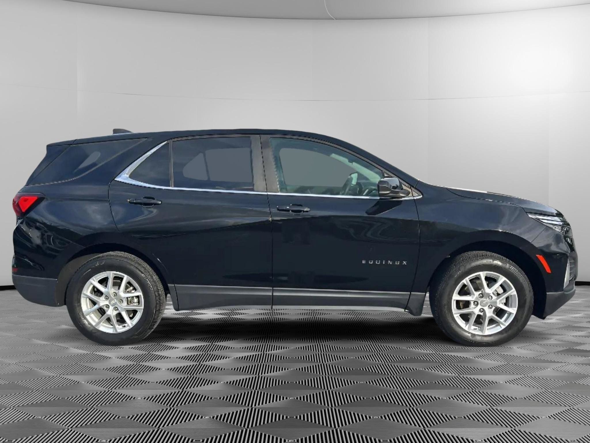 Used 2023 Chevrolet Equinox LT AWD/4WD image 6