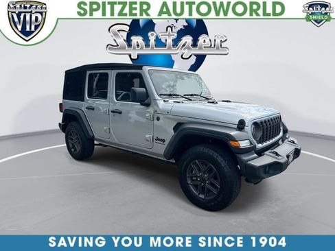 Used 2024 Jeep Wrangler Unlimited Sport AWD/4WD image 2