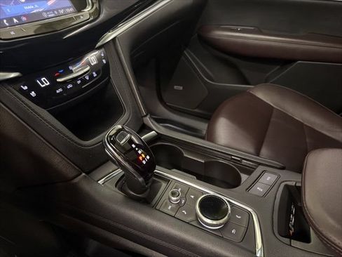 Used 2023 Cadillac XT6 Premium Luxury FWD image 37
