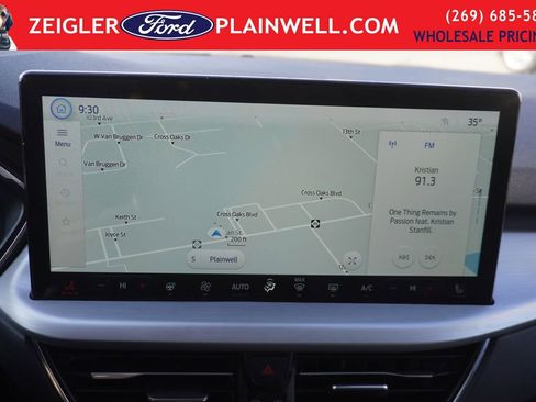 Used 2024 Ford Escape Platinum image 21