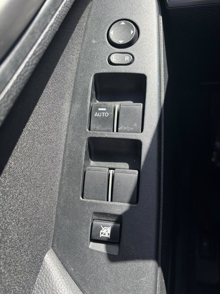 Used 2010 MAZDA MAZDA3 i Touring FWD image 16