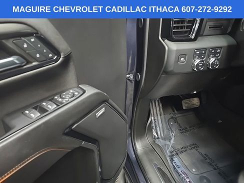 Used 2024 GMC Sierra 2500 AT4 w/ AT4 Preferred Package AWD/4WD image 28