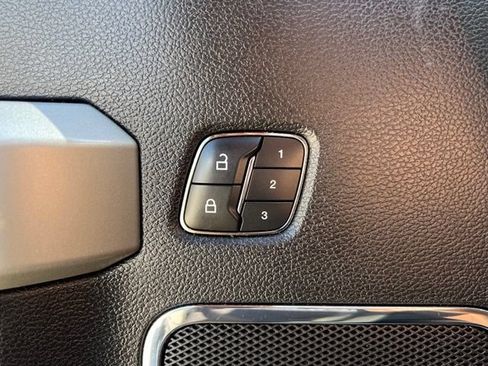 Used 2017 Ford F250 Lariat w/ Lariat Ultimate Package AWD/4WD image 22