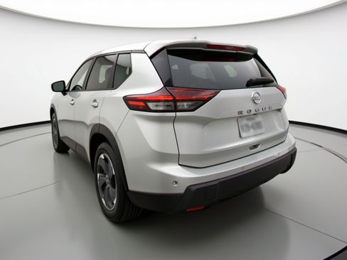 Used 2025 Nissan Rogue SV image 6