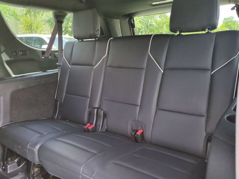 Used 2022 Cadillac Escalade ESV Premium Luxury AWD/4WD image 16