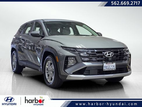 Certified 2025 Hyundai Tucson SE FWD image 1