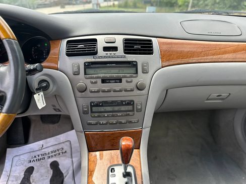 Used 2005 Lexus ES 330 w/ Preferred Accessory Pkg FWD image 36