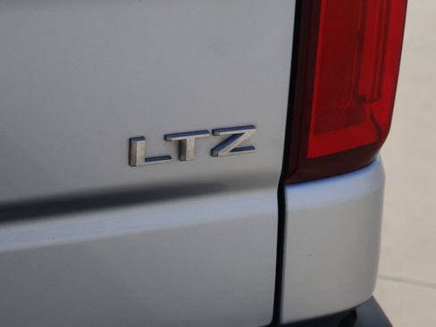 Used 2022 Chevrolet Silverado 1500 LTZ AWD/4WD image 10