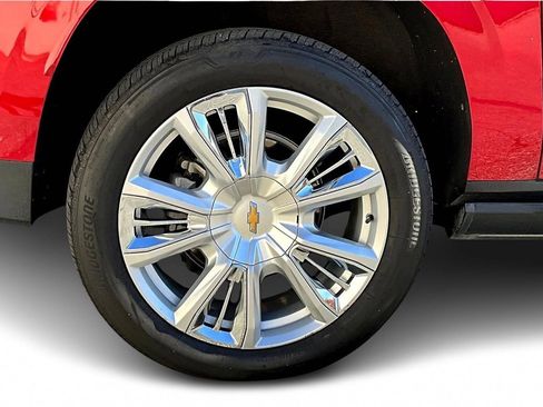 Used 2024 Chevrolet Suburban High Country image 36