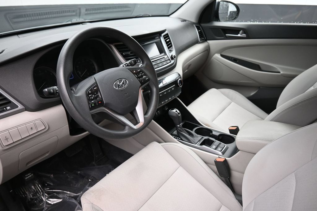 Used 2017 Hyundai Tucson SE w/ SE Popular Package 02 FWD image 19