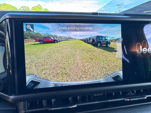 New 2026 Jeep Gladiator Sport AWD/4WD image 23