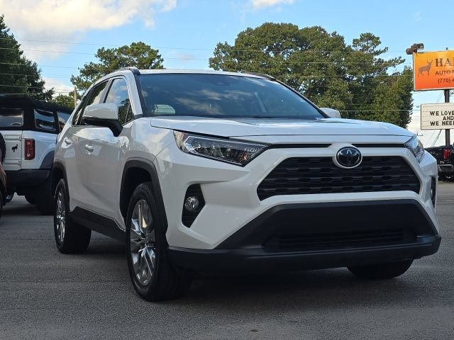 Used 2019 Toyota RAV4 XLE Premium FWD image 8