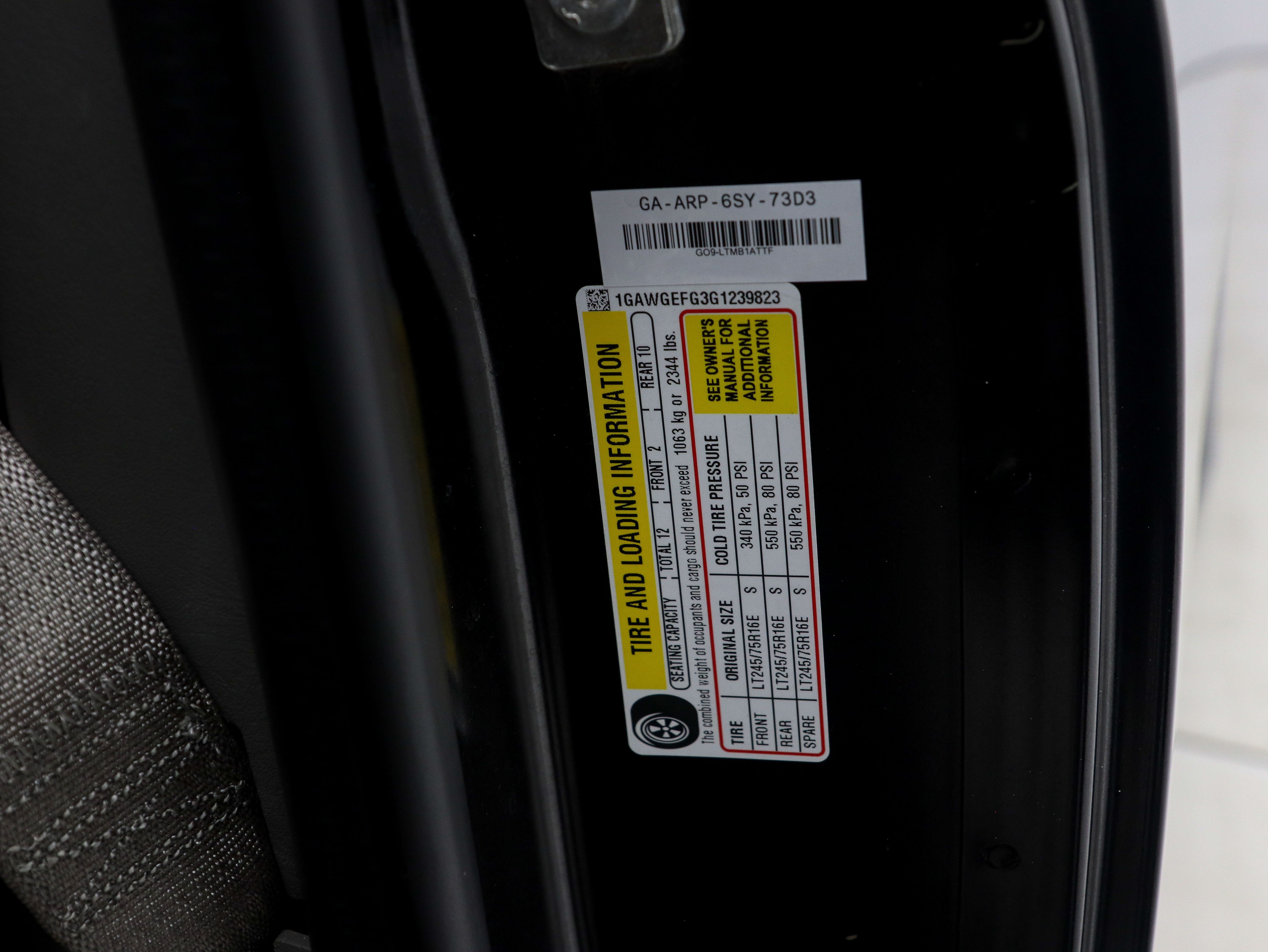 Used 2016 Chevrolet Express 2500 LS RWD image 34