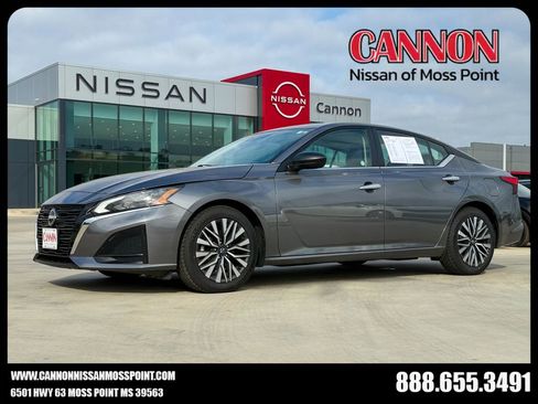 Used 2024 Nissan Altima 2.5 SV image 1