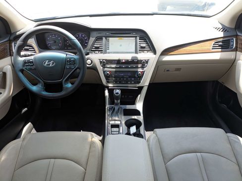 Used 2017 Hyundai Sonata Limited w/ Ultimate Package 04 FWD image 15