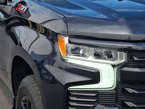 Used 2024 Chevrolet Silverado 1500 RST w/ Z71 Off-Road Package AWD/4WD image 9