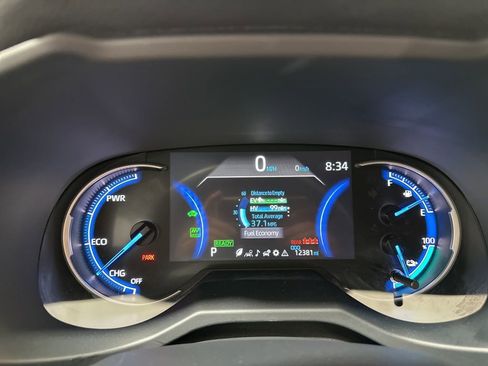 Used 2025 Toyota RAV4 SE image 21