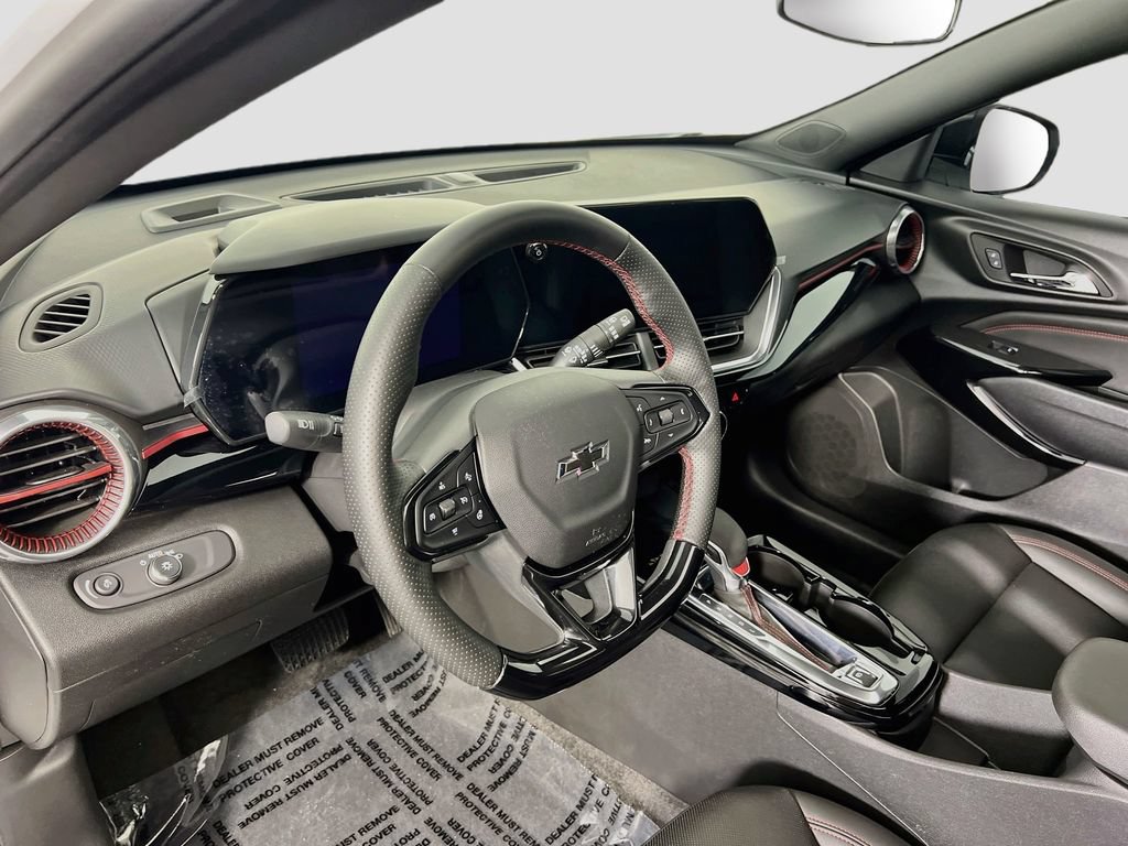 Used 2025 Chevrolet Trax RS w/ Sunroof Package FWD image 8