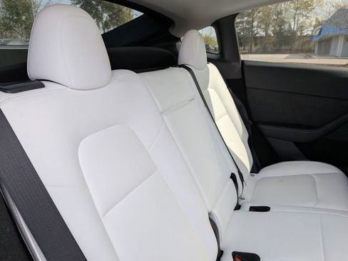 Used 2023 Tesla Model Y Long Range AWD/4WD image 35