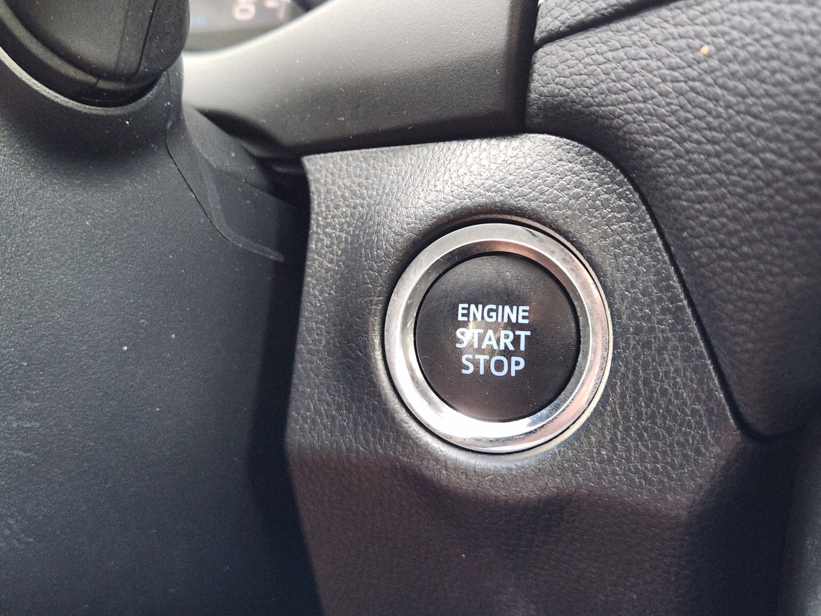 Used 2019 Toyota RAV4 Limited w/ Cold Weather Package FWD image 15