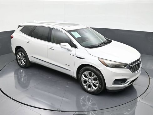 Used 2018 Buick Enclave Avenir FWD image 18