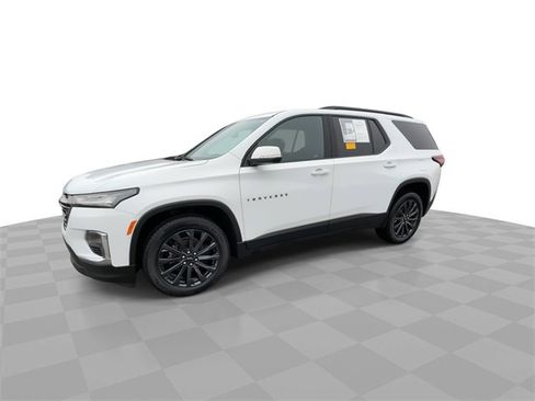 Used 2023 Chevrolet Traverse RS image 4