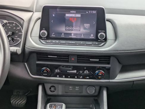 Used 2025 Nissan Rogue SV AWD/4WD image 23