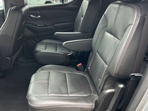 Used 2023 Chevrolet Traverse RS FWD image 21