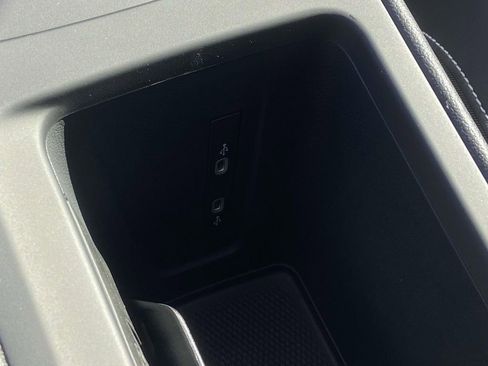 New 2026 Volkswagen Tiguan SE R-Line FWD image 28